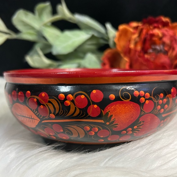 Russian Lacquer Bowl and Spoon - Picture 10 of 10